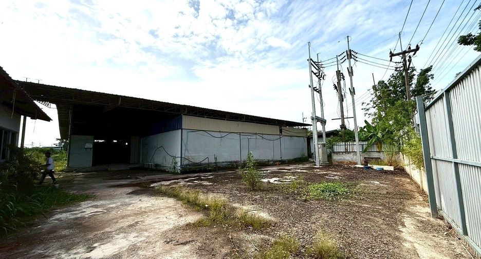 Casa en venta y en alquiler de estudio en Phan Thong, Chonburi