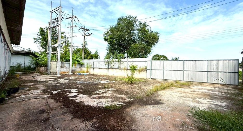 Casa en venta y en alquiler de estudio en Phan Thong, Chonburi