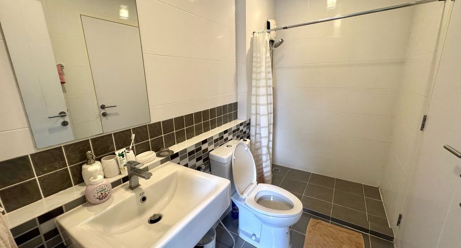 Casa adosada en venta de 3 habitaciones en Mueang Pathum Thani, Pathum Thani