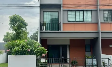 For sale 3 ベッドルーム townhouse in Mueang Pathum Thani, Pathum Thani