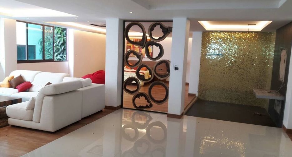 Villa zum Kauf mit 5 Zimmer in Thalang, Phuket