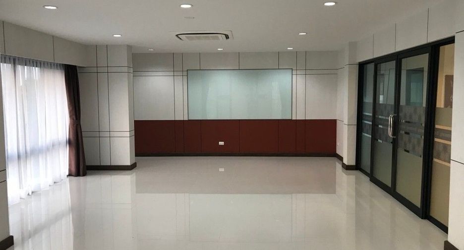 Oficina en venta de 11 habitaciones en Suan Luang, Bangkok