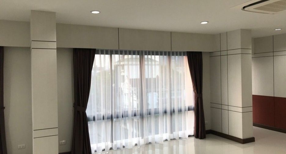 Oficina en venta de 11 habitaciones en Suan Luang, Bangkok