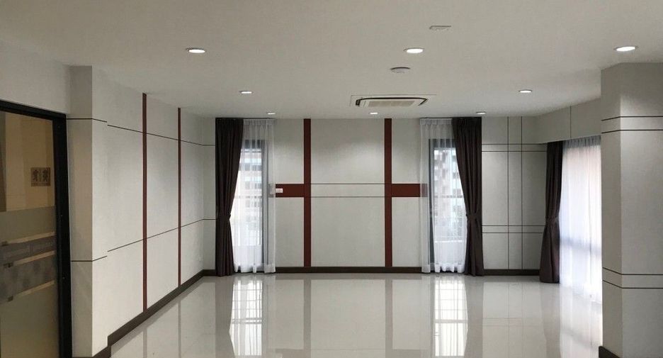 Oficina en venta de 11 habitaciones en Suan Luang, Bangkok