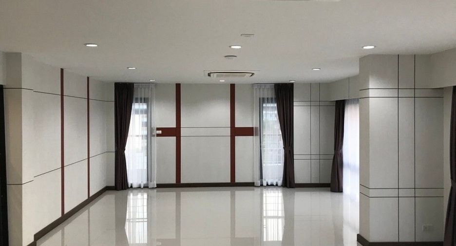 Oficina en venta de 11 habitaciones en Suan Luang, Bangkok