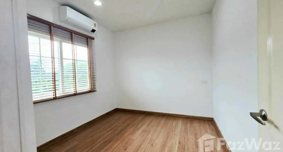 For rent 4 bedrooms house in Pak Kret, Nonthaburi