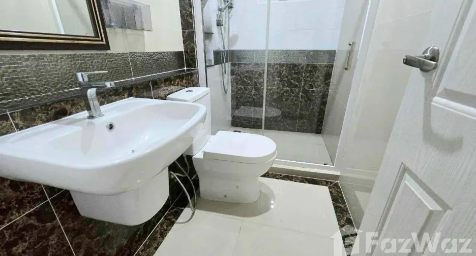 For rent 4 bedrooms house in Pak Kret, Nonthaburi