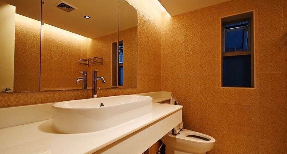For sale and for rent 3 bedrooms condo in Pathum Wan, Bangkok