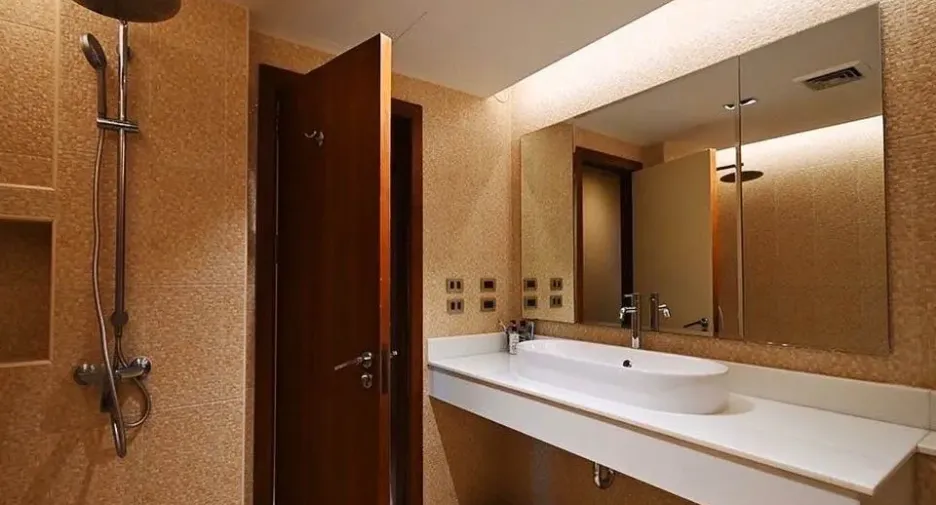 For sale and for rent 3 bedrooms condo in Pathum Wan, Bangkok