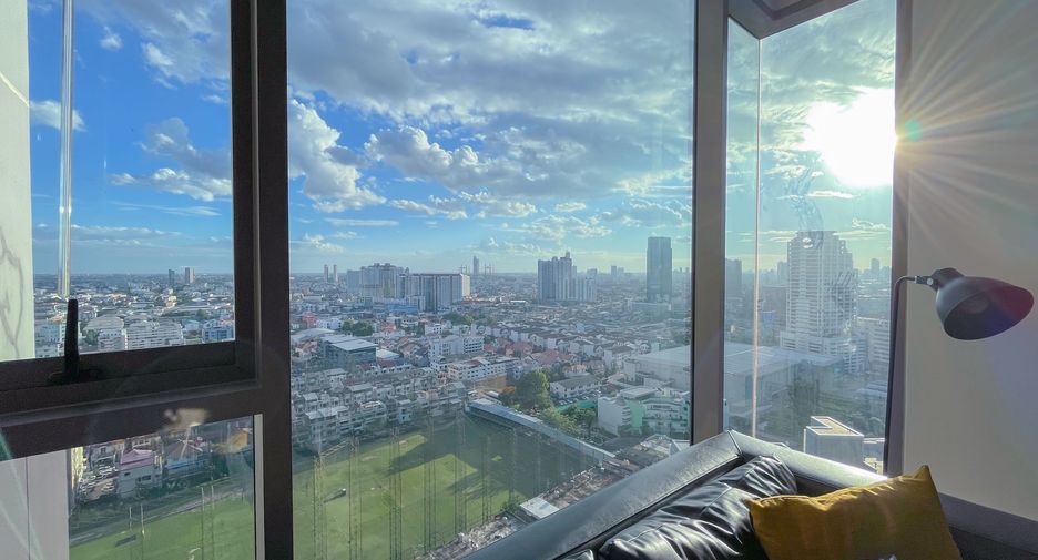 For sale 1 bed condo in Yan Nawa, Bangkok