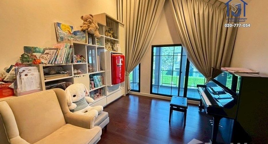 For sale 5 bedrooms house in Pak Kret, Nonthaburi