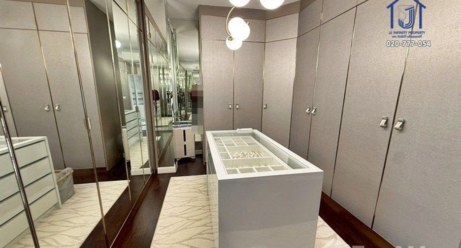 For sale 5 bedrooms house in Pak Kret, Nonthaburi