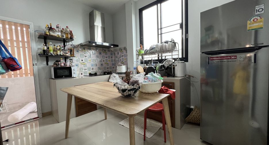 For sale 4 bedrooms house in Mueang Samut Sakhon, Samut Sakhon