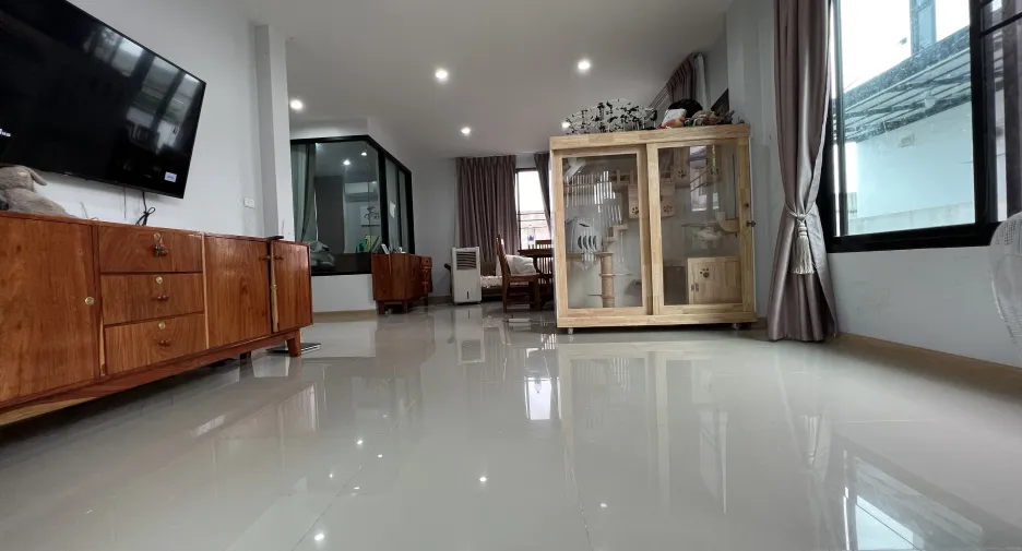 For sale 4 bedrooms house in Mueang Samut Sakhon, Samut Sakhon