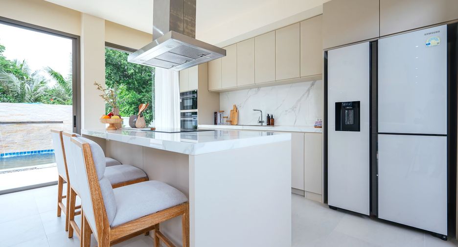 For rent 4 bedrooms villa in Mueang Phuket, Phuket