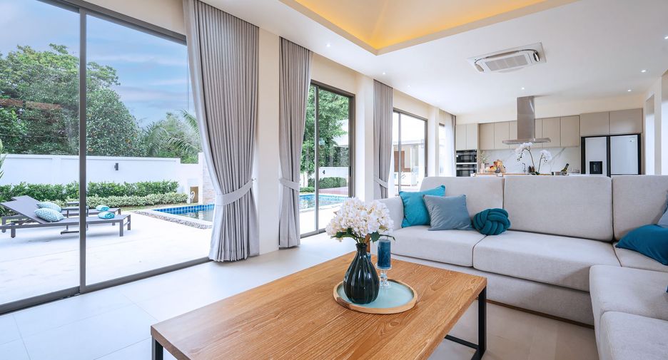 For rent 4 bedrooms villa in Mueang Phuket, Phuket