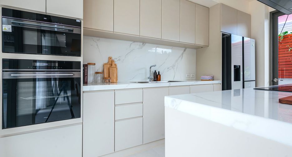 For rent 4 bedrooms villa in Mueang Phuket, Phuket