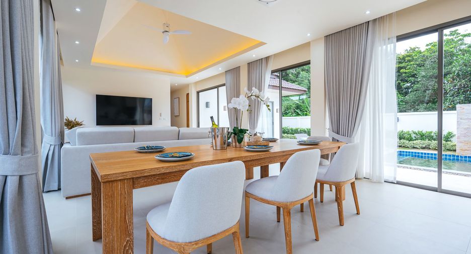 For rent 4 bedrooms villa in Mueang Phuket, Phuket