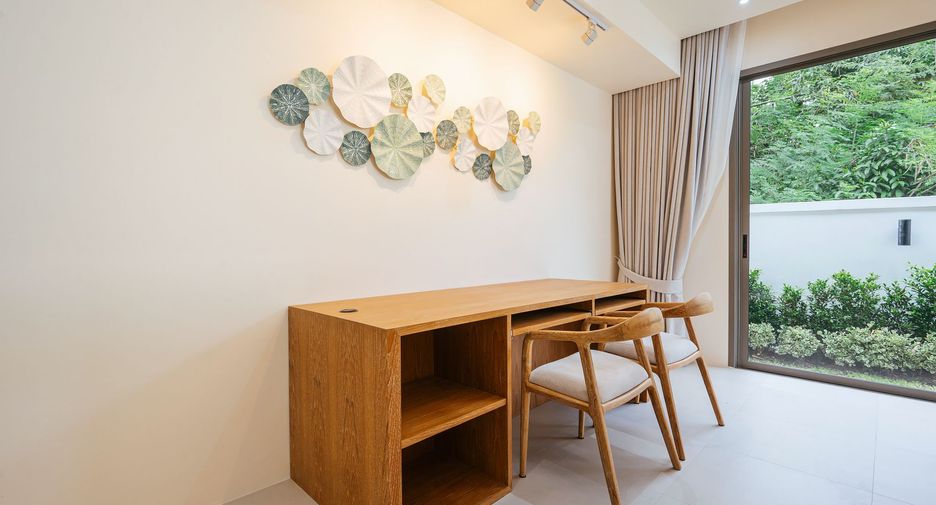 For rent 4 bedrooms villa in Mueang Phuket, Phuket