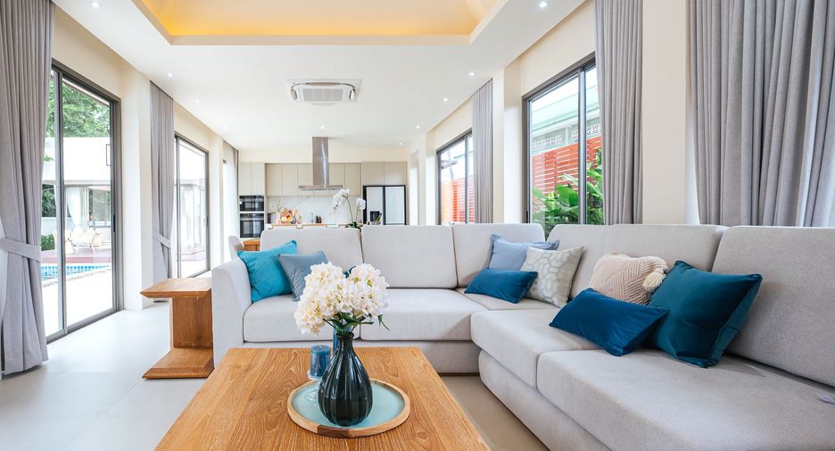 For rent 4 bedrooms villa in Mueang Phuket, Phuket