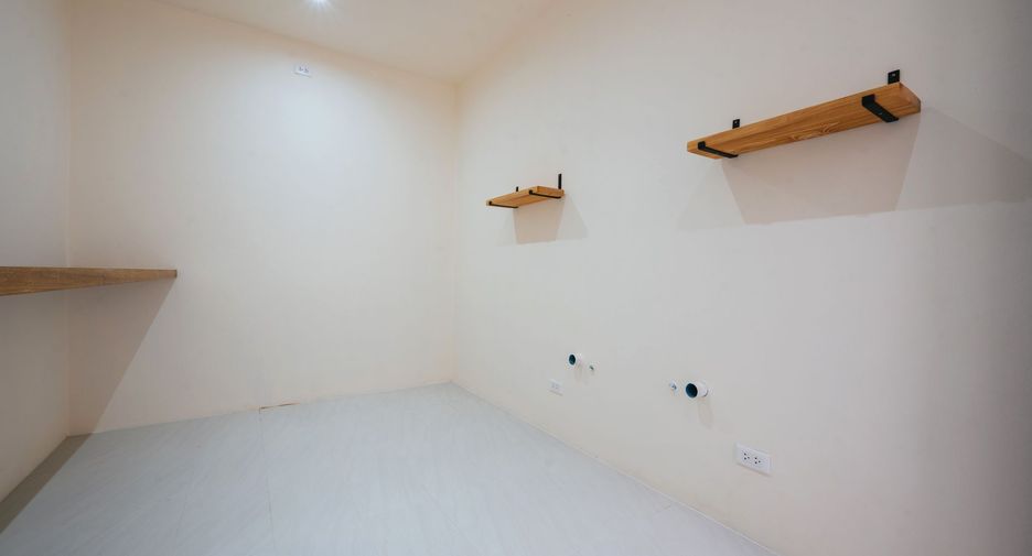 For rent 4 bedrooms villa in Mueang Phuket, Phuket