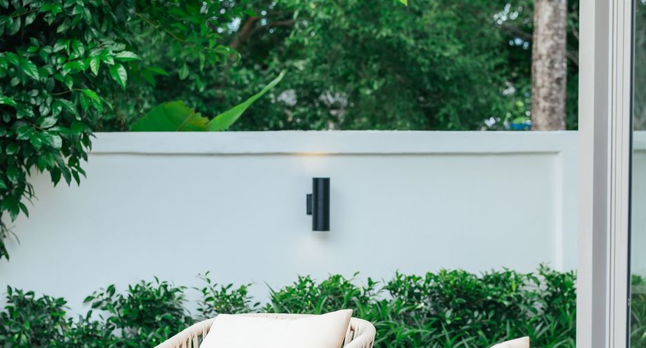 For rent 4 bedrooms villa in Mueang Phuket, Phuket