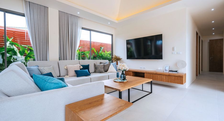 For rent 4 bedrooms villa in Mueang Phuket, Phuket