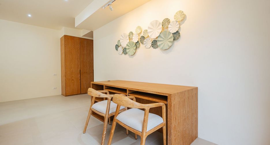 For rent 4 bedrooms villa in Mueang Phuket, Phuket