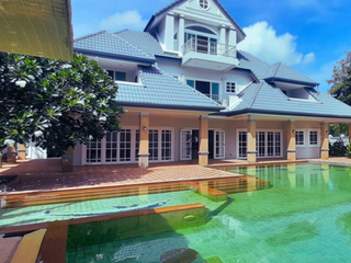 À vendre 4 chambres villa à Kathu, Phuket
