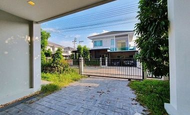 Haus zum Kauf mit 3 Zimmer in Lat Krabang, Bangkok