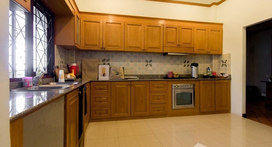 Продажа 6 спальни вилла в Катху, Пхукет
