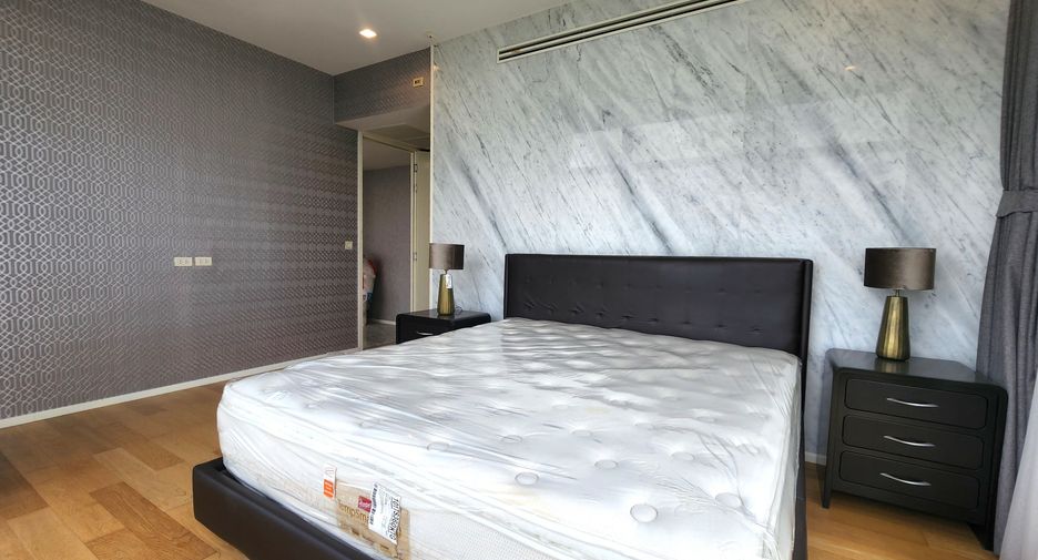 For sale 2 bedrooms condo in Watthana, Bangkok