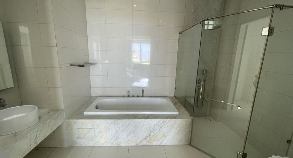 For rent 3 bedrooms condo in Mueang Phuket, Phuket