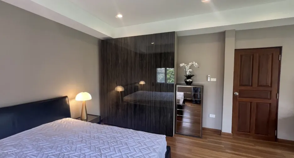 For sale 3 bedrooms house in Mueang Pathum Thani, Pathum Thani