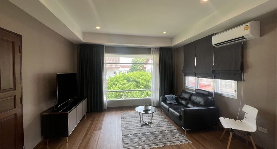 For sale 3 bedrooms house in Mueang Pathum Thani, Pathum Thani