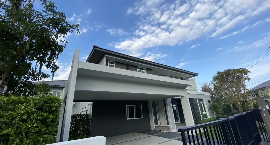 Casa en venta y en alquiler de 4 habitaciones en Bang Bua Thong, Nonthaburi