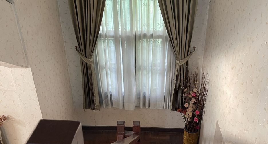 For sale 3 bedrooms house in Thawi Watthana, Bangkok