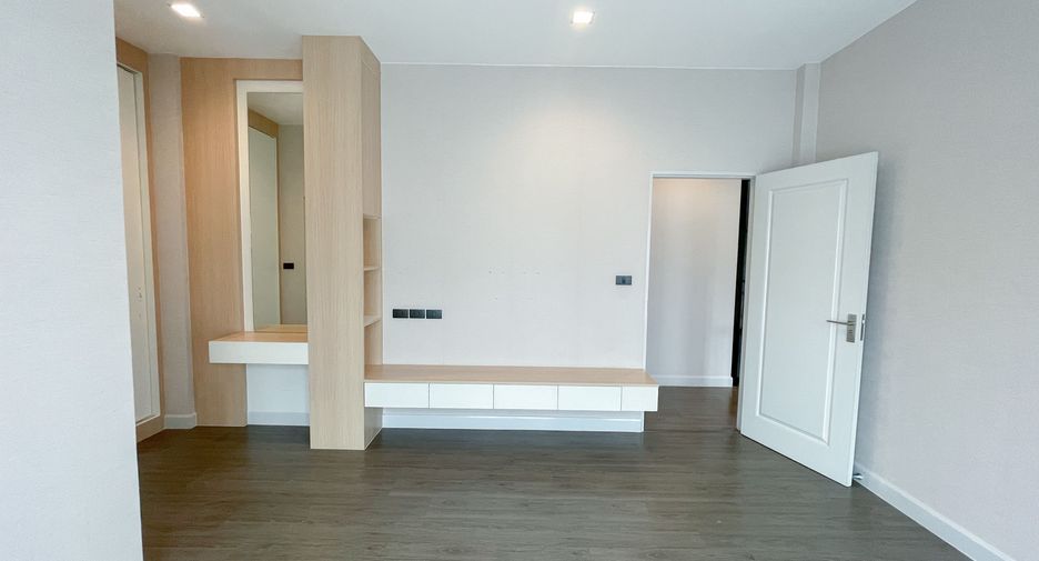 For sale and for rent 4 bedrooms house in Bang Kruai, Nonthaburi