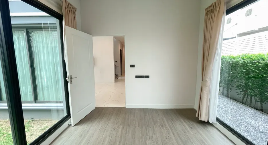 For sale and for rent 4 bedrooms house in Bang Kruai, Nonthaburi