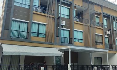 Reihenhaus zum Kauf und zur Miete mit 3 Zimmer in Bang Bua Thong, Nonthaburi