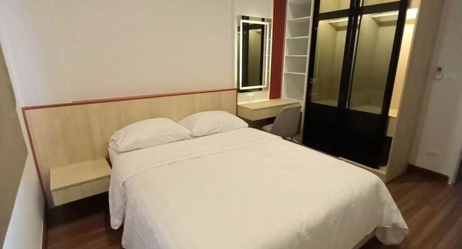 À louer 2 chambres maison de ville à Mueang Phuket, Phuket