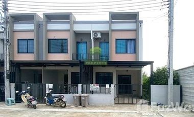 Casa adosada en venta de 2 habitaciones en Mueang Pathum Thani, Pathum Thani