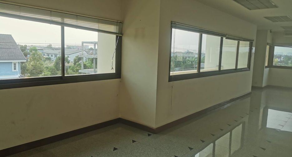 For sale そして for rent office in Khan Na Yao, Bangkok
