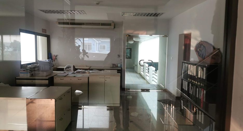 For sale そして for rent office in Khan Na Yao, Bangkok