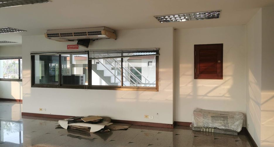 For sale そして for rent office in Khan Na Yao, Bangkok