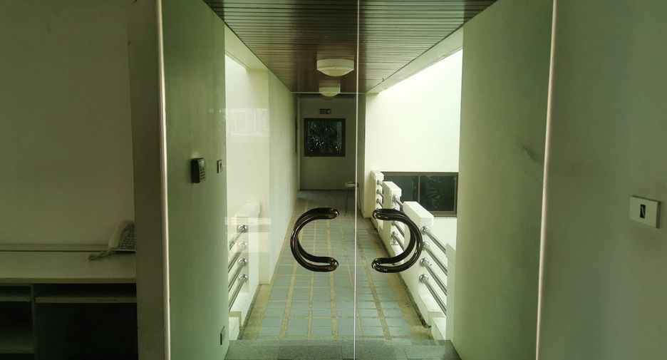 For sale そして for rent office in Khan Na Yao, Bangkok