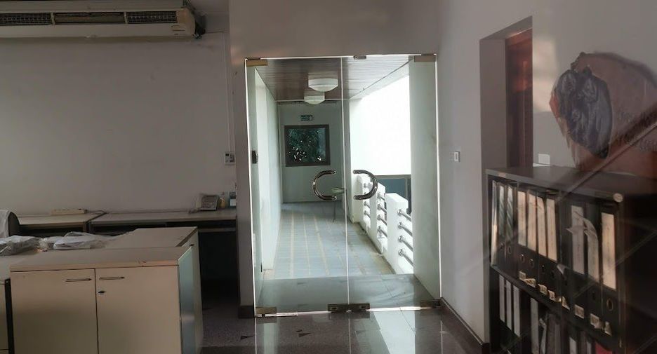 For sale そして for rent office in Khan Na Yao, Bangkok