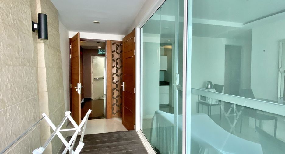 For sale 2 bedrooms condo in Watthana, Bangkok