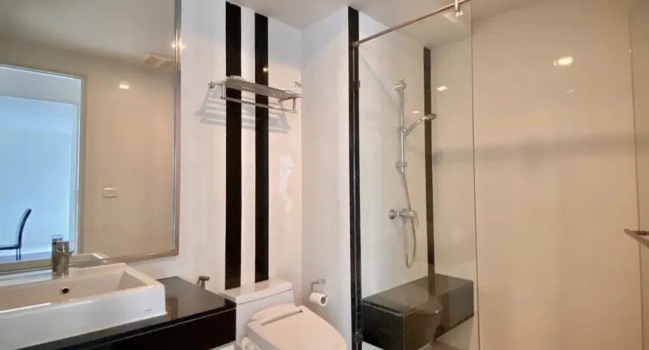 For sale 2 bedrooms condo in Watthana, Bangkok