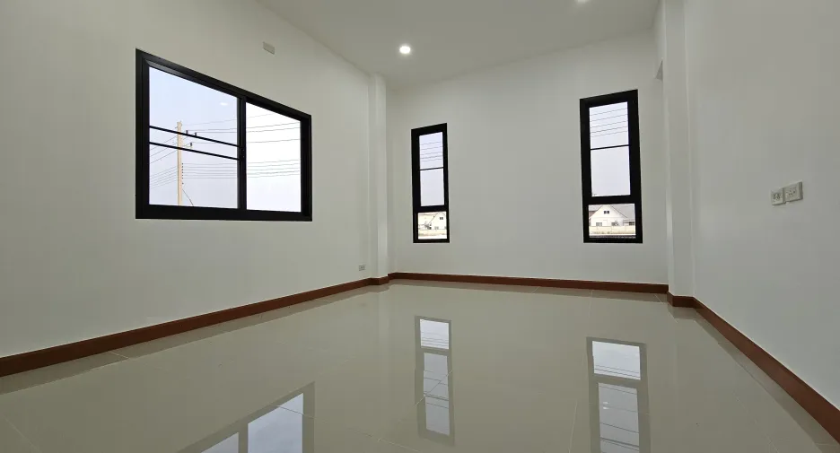 For sale 3 bedrooms house in Mueang Phayao, Phayao
